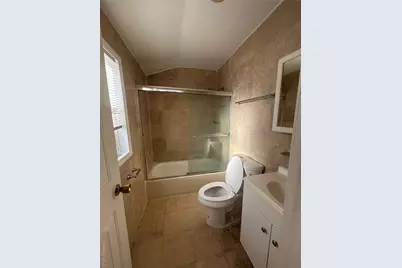 20238 47 Avenue #2Floor, Bayside, NY 11361 - Photo 5