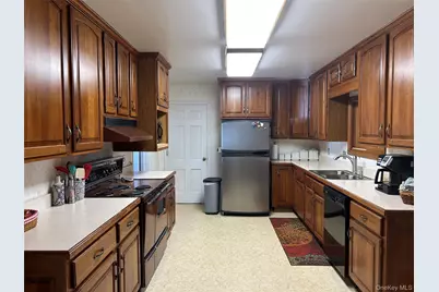 52 Clover Hill Drive, Poughkeepsie, NY 12603 - Photo 17