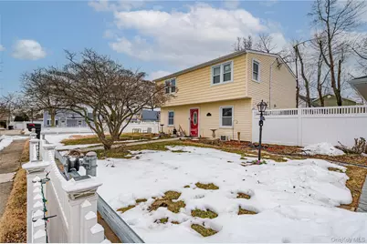 3 Brook Lane, Levittown, NY 11756 - Photo 3