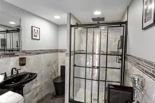 3 Brook Ln, Levittown, NY 11756 - Photo 9