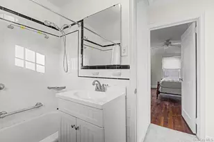 91 Ireland Pl, Amityville, NY 11701 - Photo 23