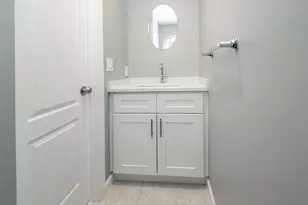 78 B Ashwood Rd, Port Washington, NY 11050 - Photo 15