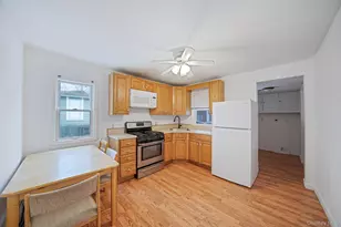 723 W Main St, Riverhead, NY 11901 - Photo 5