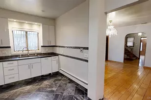 217 Lincoln Ave, Rockville Centre, NY 11570 - Photo 9