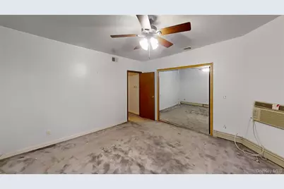 217 Lincoln Avenue, Rockville Centre, NY 11570 - Photo 13