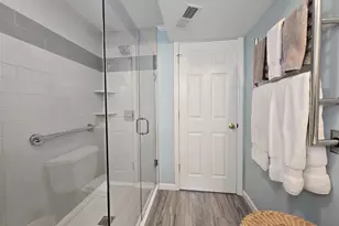 165 Edgewater Ave, Bayport, NY 11705 - Photo 11