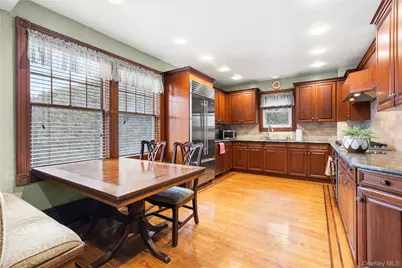 52 Marvin Lane, Islip, NY 11751 - Photo 9