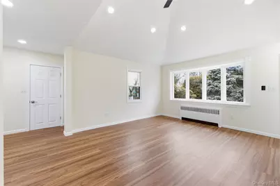 633 7th Street, West Babylon, NY 11704 - Photo 5