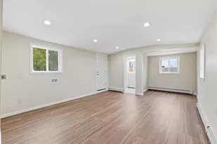 633 7th St, West Babylon, NY 11704 - Photo 13