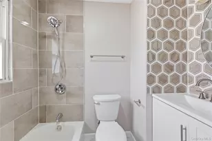 633 7th St, West Babylon, NY 11704 - Photo 11