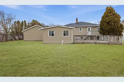 633 7th Street, West Babylon, NY 11704 - Photo 27