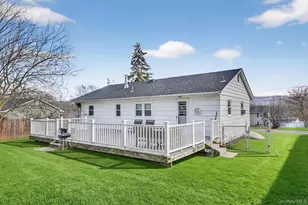 19 Valewood Dr, New Windsor, NY 12553 - Photo 33