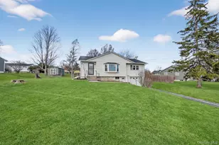 19 Valewood Dr, New Windsor, NY 12553 - Photo 3
