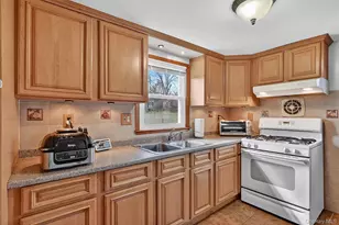 19 Valewood Dr, New Windsor, NY 12553 - Photo 13