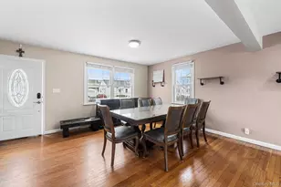 7 Cambridge Ave, Bethpage, NY 11714 - Photo 5