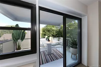 25 Stewart Place #716, Mount Kisco, NY 10549 - Photo 5