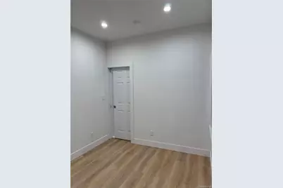 23801 Braddock Avenue #2nd floor, Bellerose, NY 11426 - Photo 5