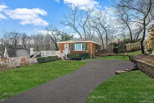 6 Hillside Rd, Sound Beach, NY 11789 - Photo 3