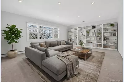 8 Hampton Road, Airmont, NY 10901 - Photo 11