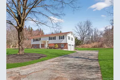 8 Hampton Road, Airmont, NY 10901 - Photo 7