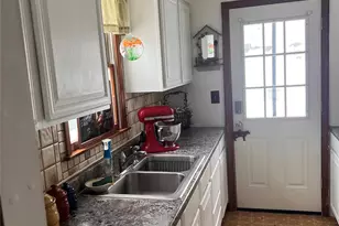 206 Lake View Rd, Wappingers Falls, NY 12590 - Photo 3