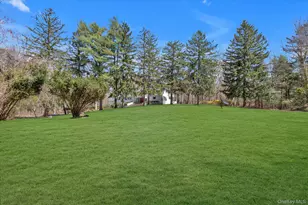 16 Serein Ct, Syosset, NY 11791 - Photo 23