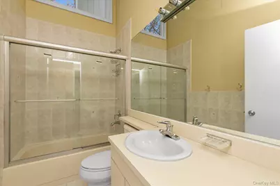 16 Serein Court, Syosset, NY 11791 - Photo 19