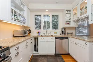 9 Holland Pl, Hartsdale, NY 10530 - Photo 7