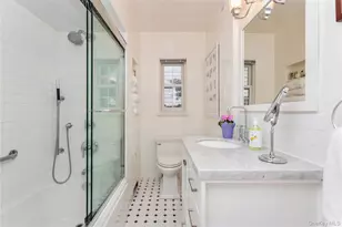 9 Holland Pl, Hartsdale, NY 10530 - Photo 11