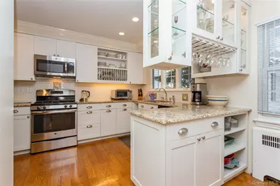 9 Holland Place, Hartsdale, NY 10530 - Photo 5