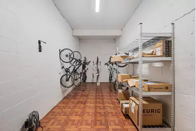 25 Park Place #2L, Great Neck, NY 11021 - Photo 17