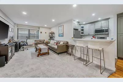 25 Park Place #2L, Great Neck, NY 11021 - Photo 1