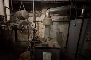 60-59 69th St, Maspeth, NY 11378 - Photo 25