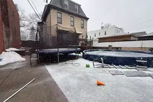 60-59 69th St, Maspeth, NY 11378 - Photo 23