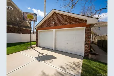 7 Bernhard Street, Hempstead, NY 11550 - Photo 5