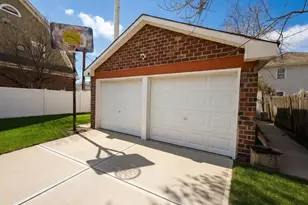 7 Bernhard St, Hempstead, NY 11550 - Photo 5