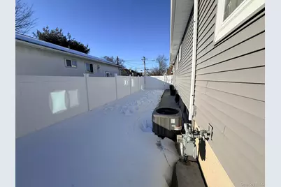 2002 City Avenue, Merrick, NY 11566 - Photo 27