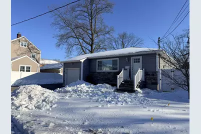 2002 City Avenue, Merrick, NY 11566 - Photo 3