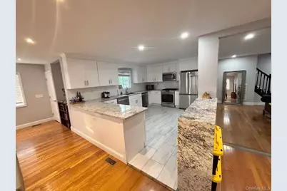 1136 W Broadway, Hewlett, NY 11557 - Photo 11