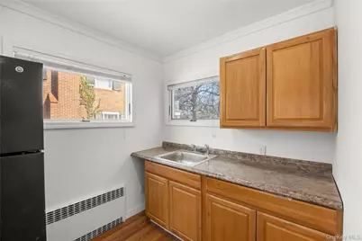467 Hempstead Avenue, Rockville Centre, NY 11570 - Photo 19