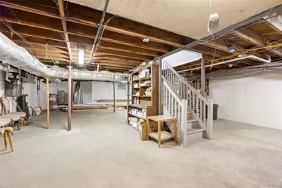 467 Hempstead Avenue, Rockville Centre, NY 11570 - Photo 33