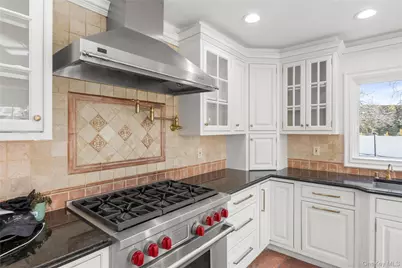 467 Hempstead Avenue, Rockville Centre, NY 11570 - Photo 21