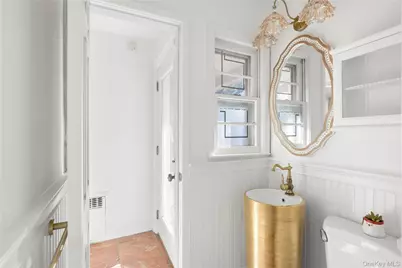 467 Hempstead Avenue, Rockville Centre, NY 11570 - Photo 15