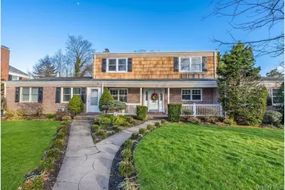 467 Hempstead Avenue, Rockville Centre, NY 11570 - Photo 1