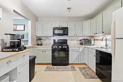 4 Nottingham Circle, Peekskill, NY 10566 - Photo 5