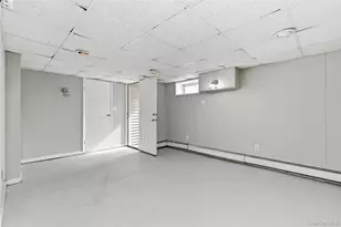 449 52nd St, Lindenhurst, NY 11757 - Photo 21