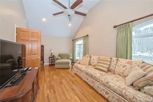 9 Elm Ln, Stony Brook, NY 11790 - Photo 11