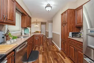 9 Elm Ln, Stony Brook, NY 11790 - Photo 3