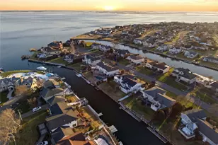 14 Club Dr, Massapequa, NY 11758 - Photo 39