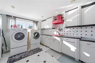 14 Club Dr, Massapequa, NY 11758 - Photo 23